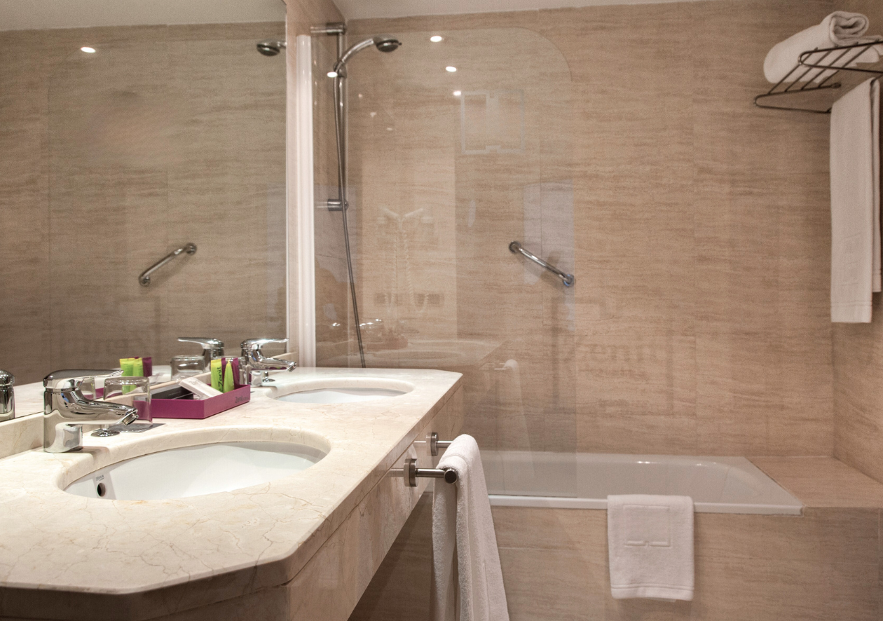 Chambre double avec balcon